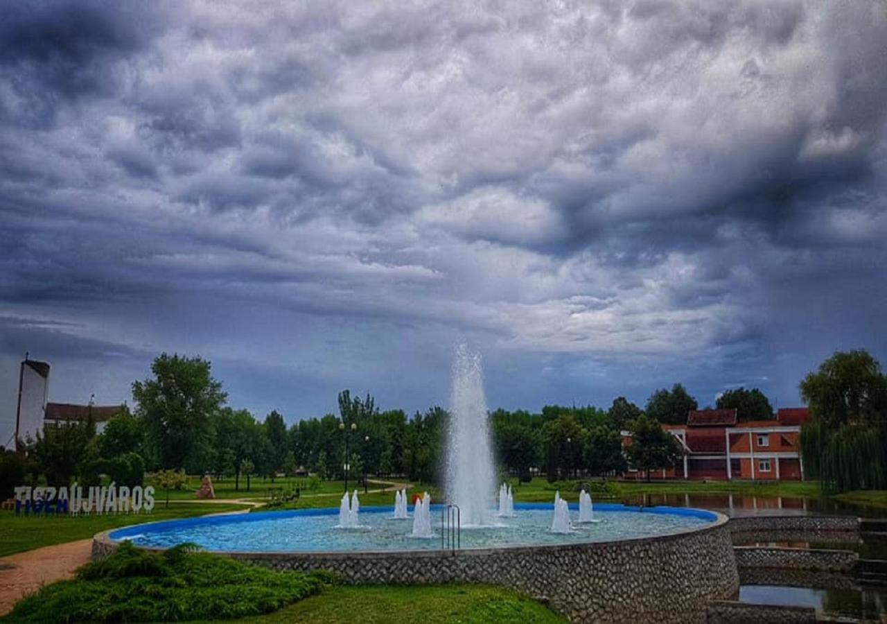 Kertvarosi Apartman Tiszaújváros Oda fotoğraf