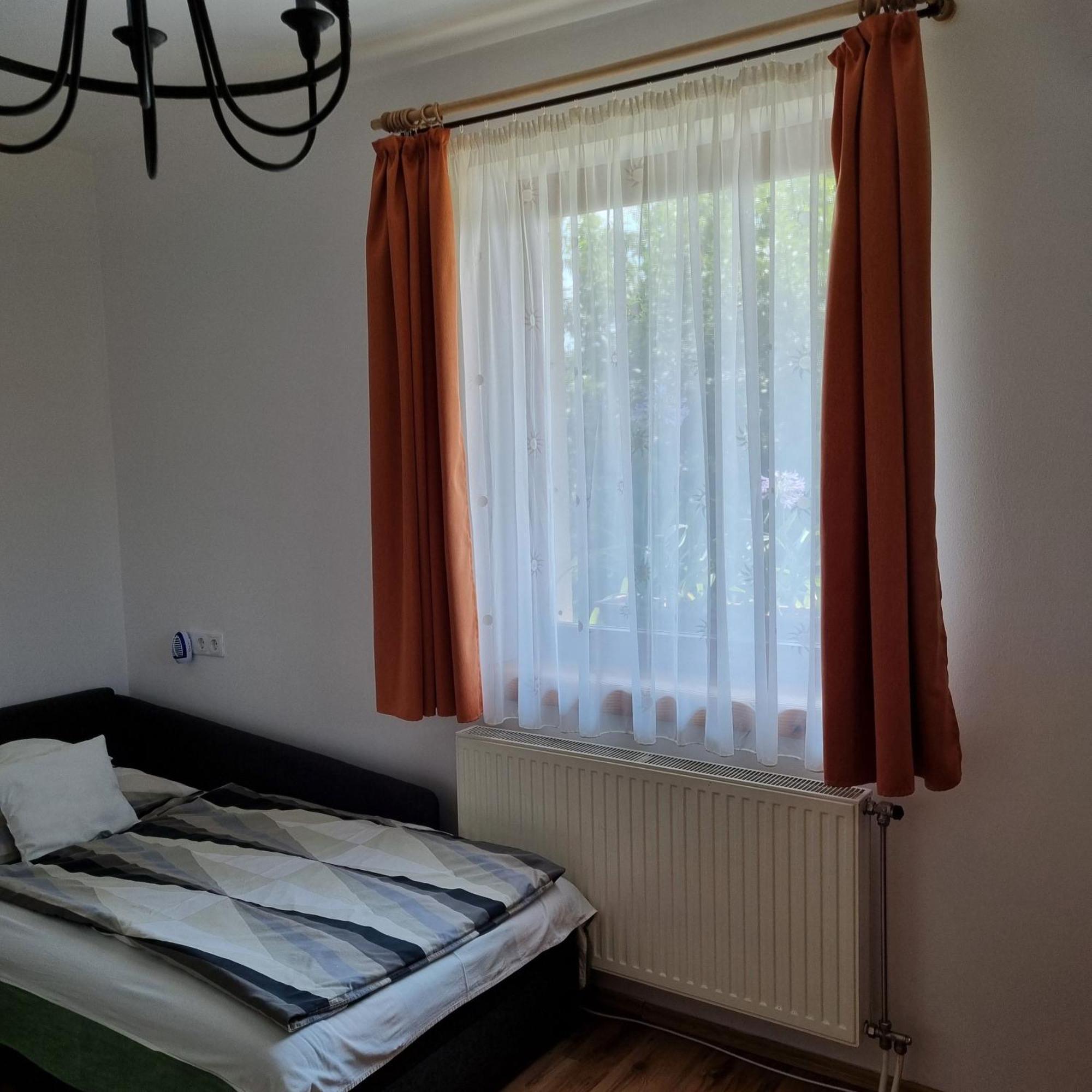 Kertvarosi Apartman Tiszaújváros Dış mekan fotoğraf
