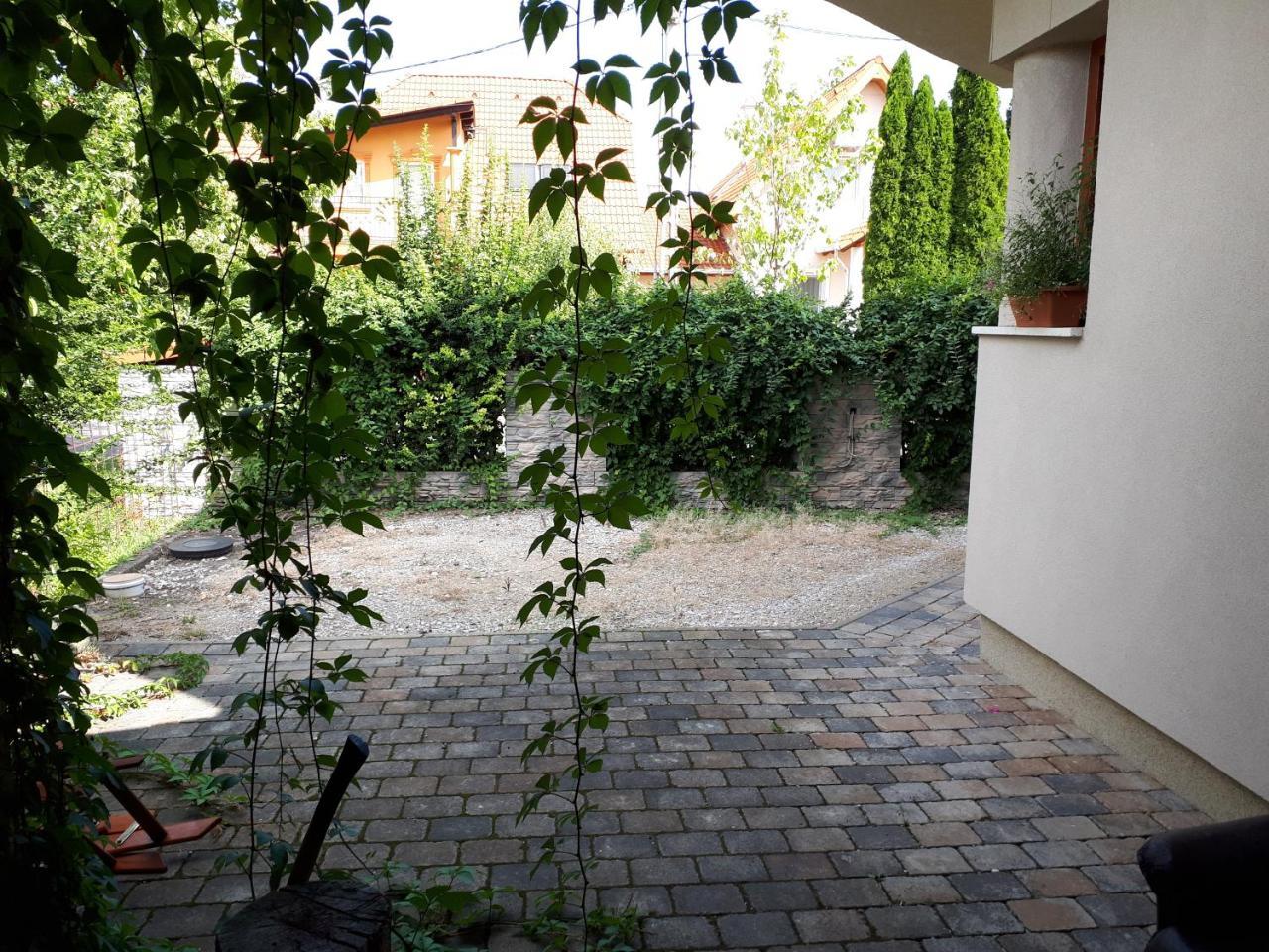 Kertvarosi Apartman Tiszaújváros Dış mekan fotoğraf