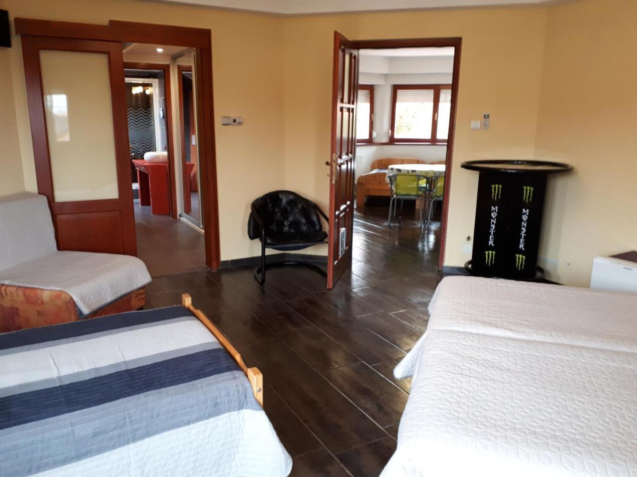 Kertvarosi Apartman Tiszaújváros Dış mekan fotoğraf