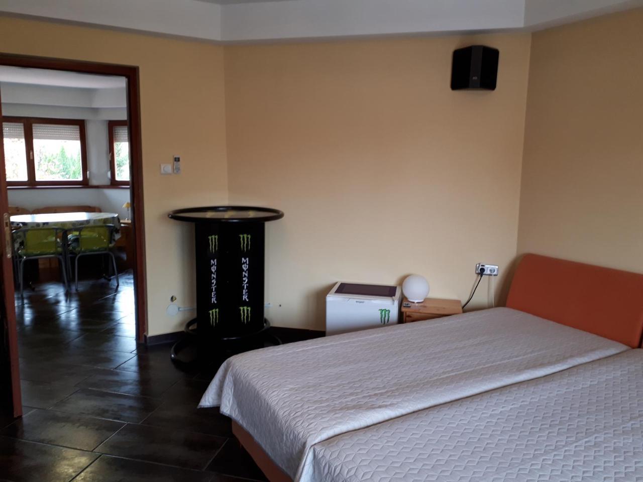 Kertvarosi Apartman Tiszaújváros Dış mekan fotoğraf