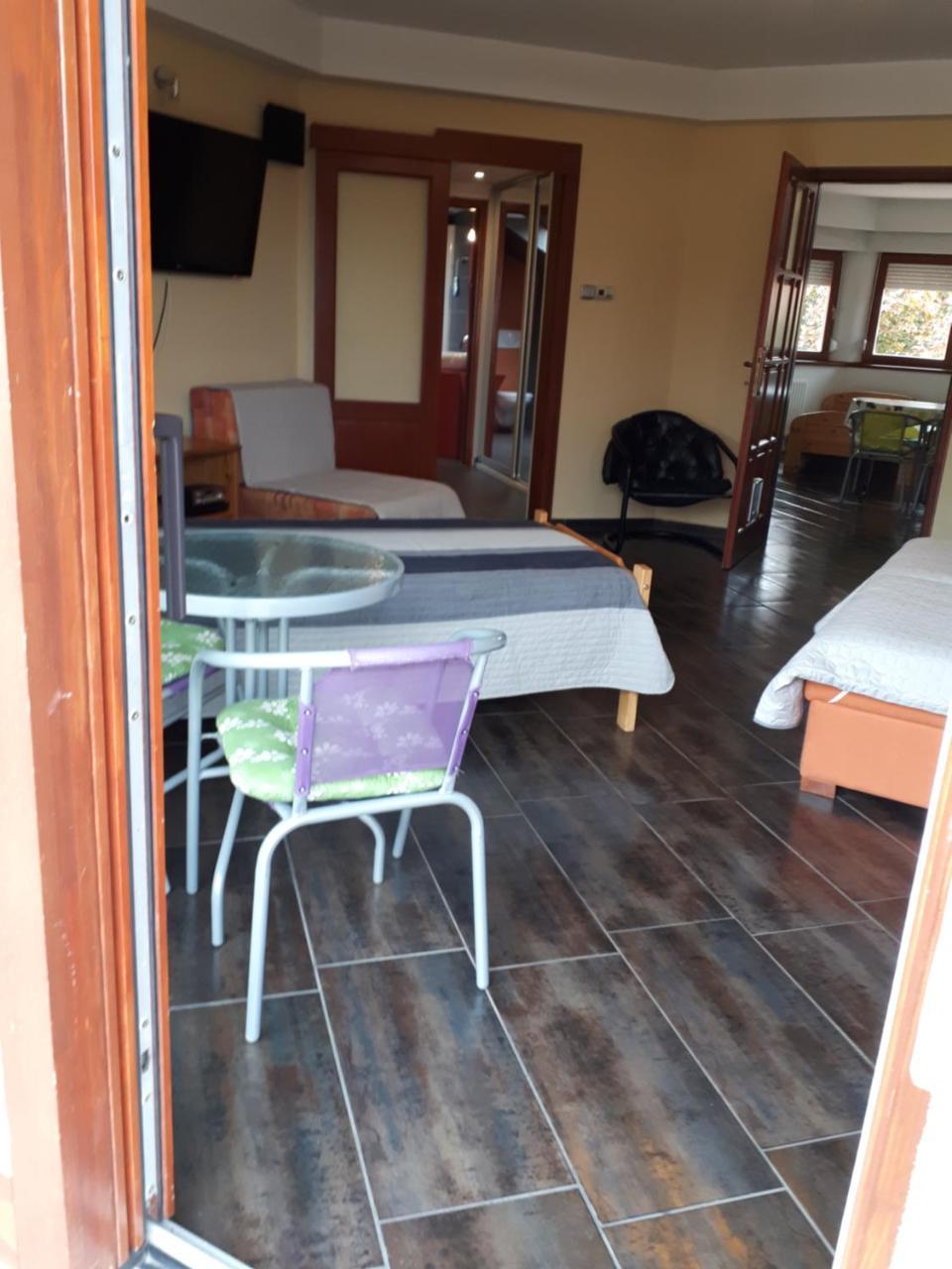 Kertvarosi Apartman Tiszaújváros Dış mekan fotoğraf