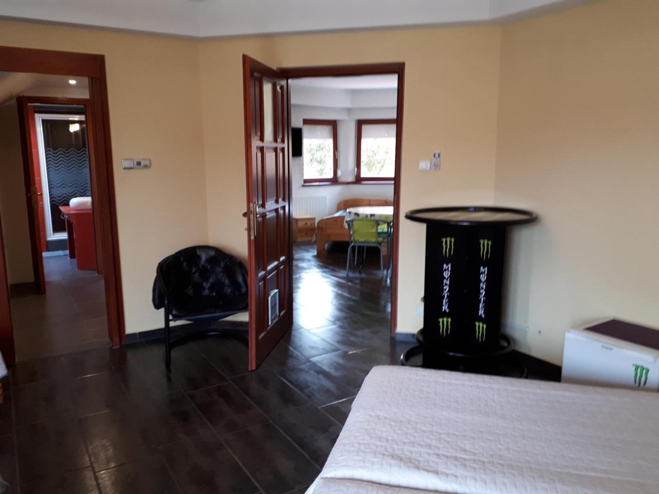 Kertvarosi Apartman Tiszaújváros Dış mekan fotoğraf