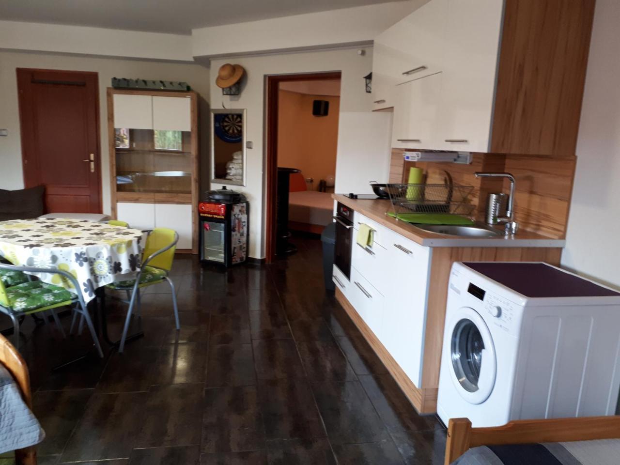 Kertvarosi Apartman Tiszaújváros Dış mekan fotoğraf