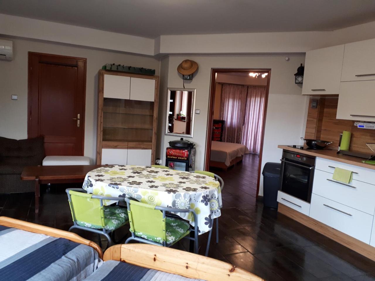 Kertvarosi Apartman Tiszaújváros Dış mekan fotoğraf