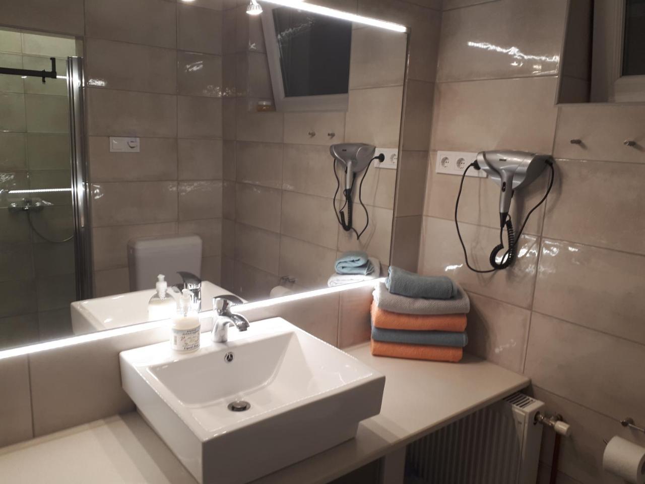 Kertvarosi Apartman Tiszaújváros Dış mekan fotoğraf
